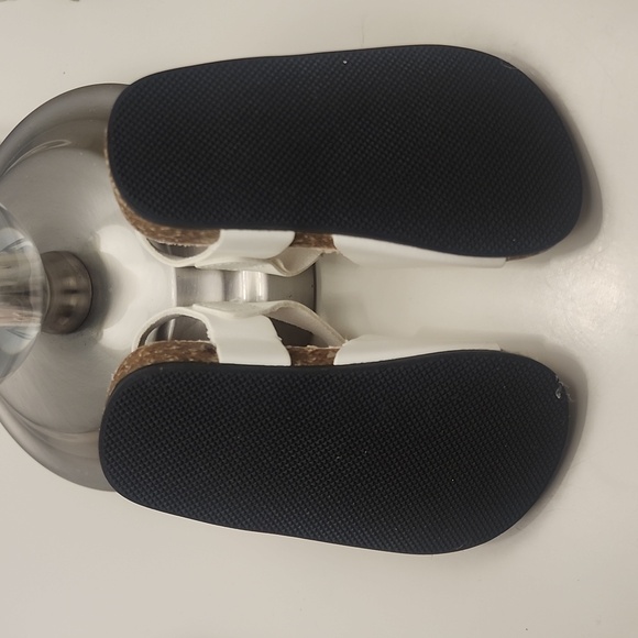 3 shoe bundles 12 to 18 months - Picture 7 of 11